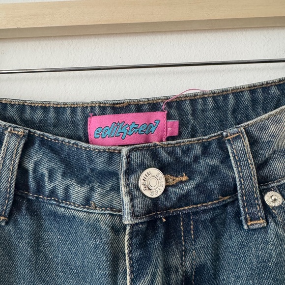 Edikted Raelynn Washed Low Rise Baggy Jeans - Picture 6 of 6